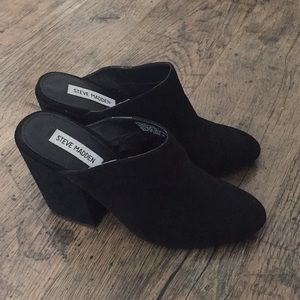Steve Madden Notch Black Leather Suede Mule Clog